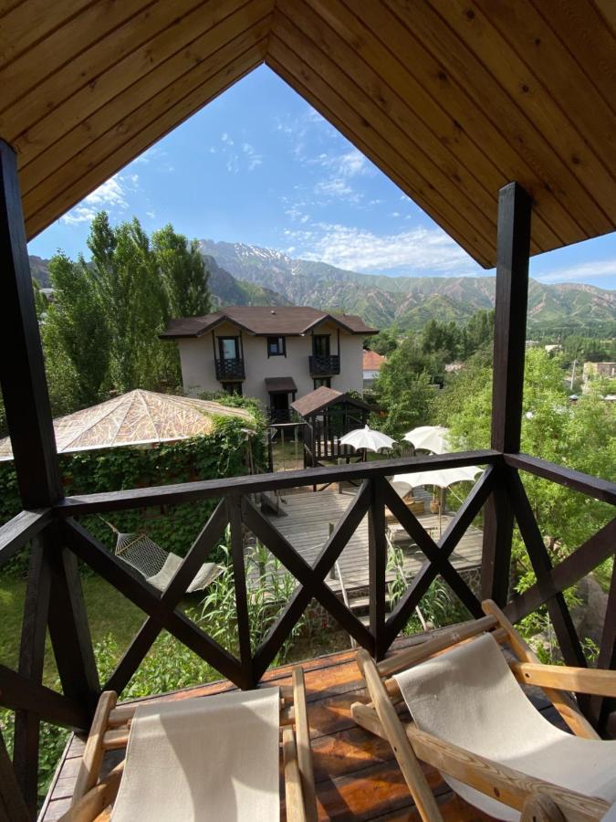 Boutigue Hotel Nebesa Chimgan Exteriör bild