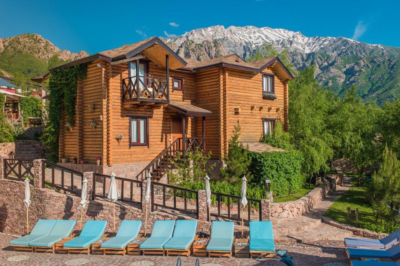 Boutigue Hotel Nebesa Chimgan Exteriör bild