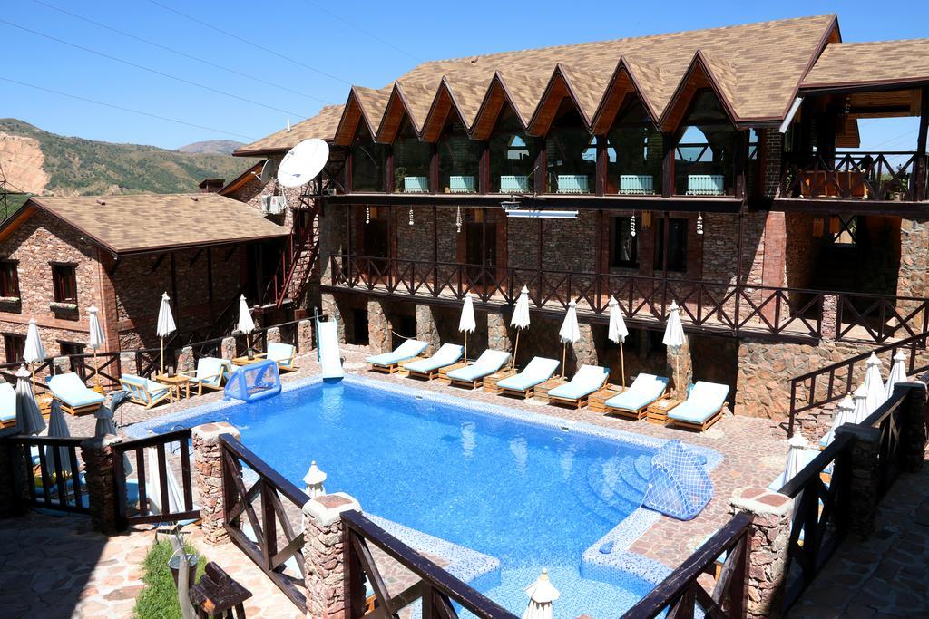 Boutigue Hotel Nebesa Chimgan Exteriör bild